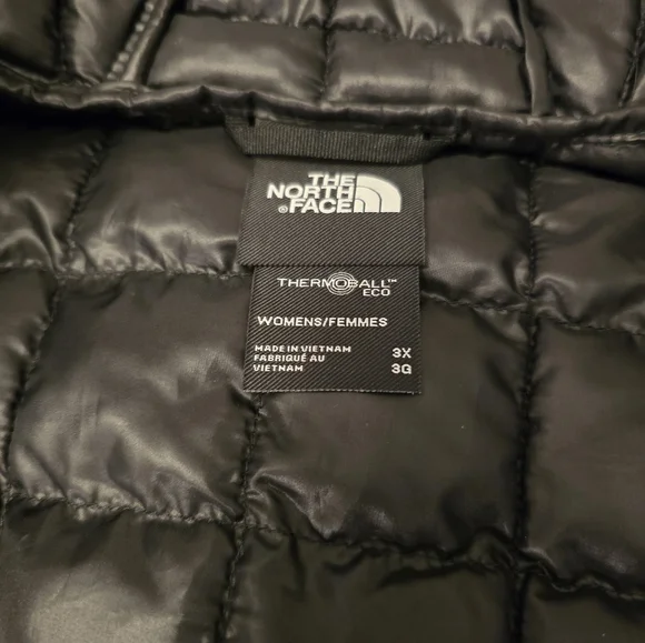 The North Face Black Quilted Hooded Coat - Picture 8 of 11